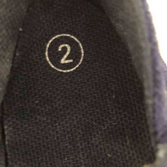 6-12 month baby’s shoes - Picture 5 of 7